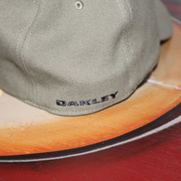OAKLEY Men's Olive Green Classic Flex Hat Cap w/ Camo Logo - Size L/XL Flex Clas - Picture 5 of 7